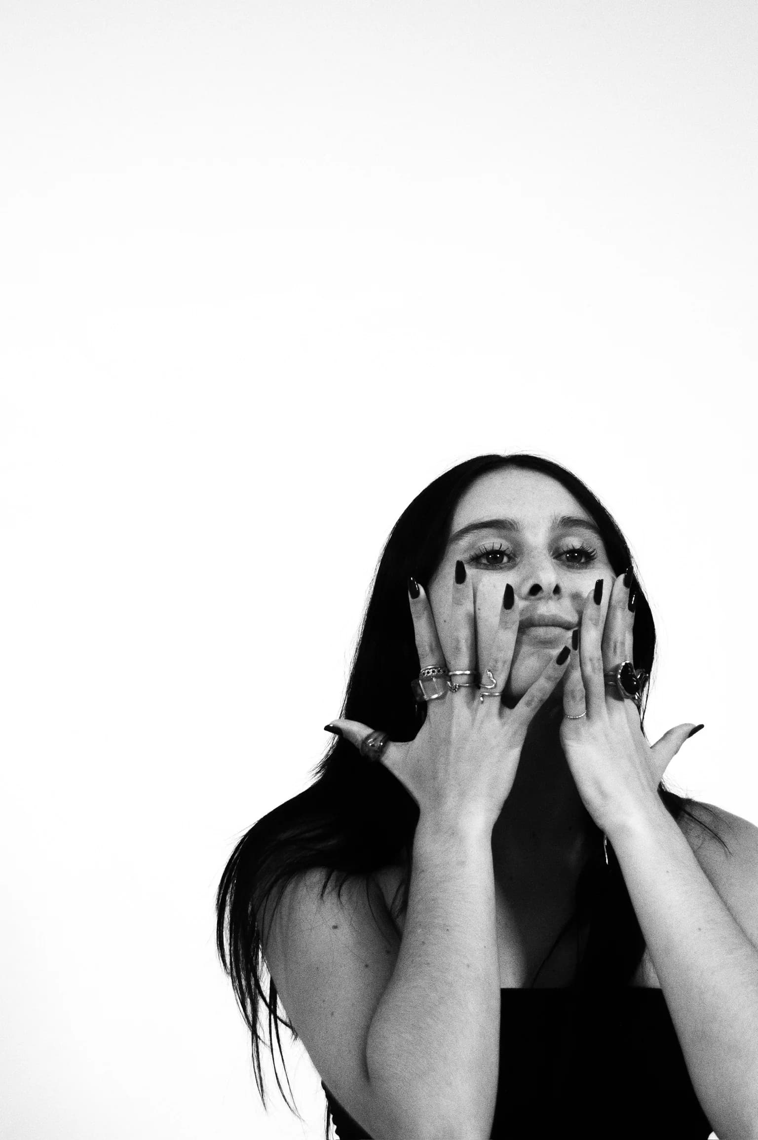 Estefanía Forero Yacamán in a black-and-white expressive portrait